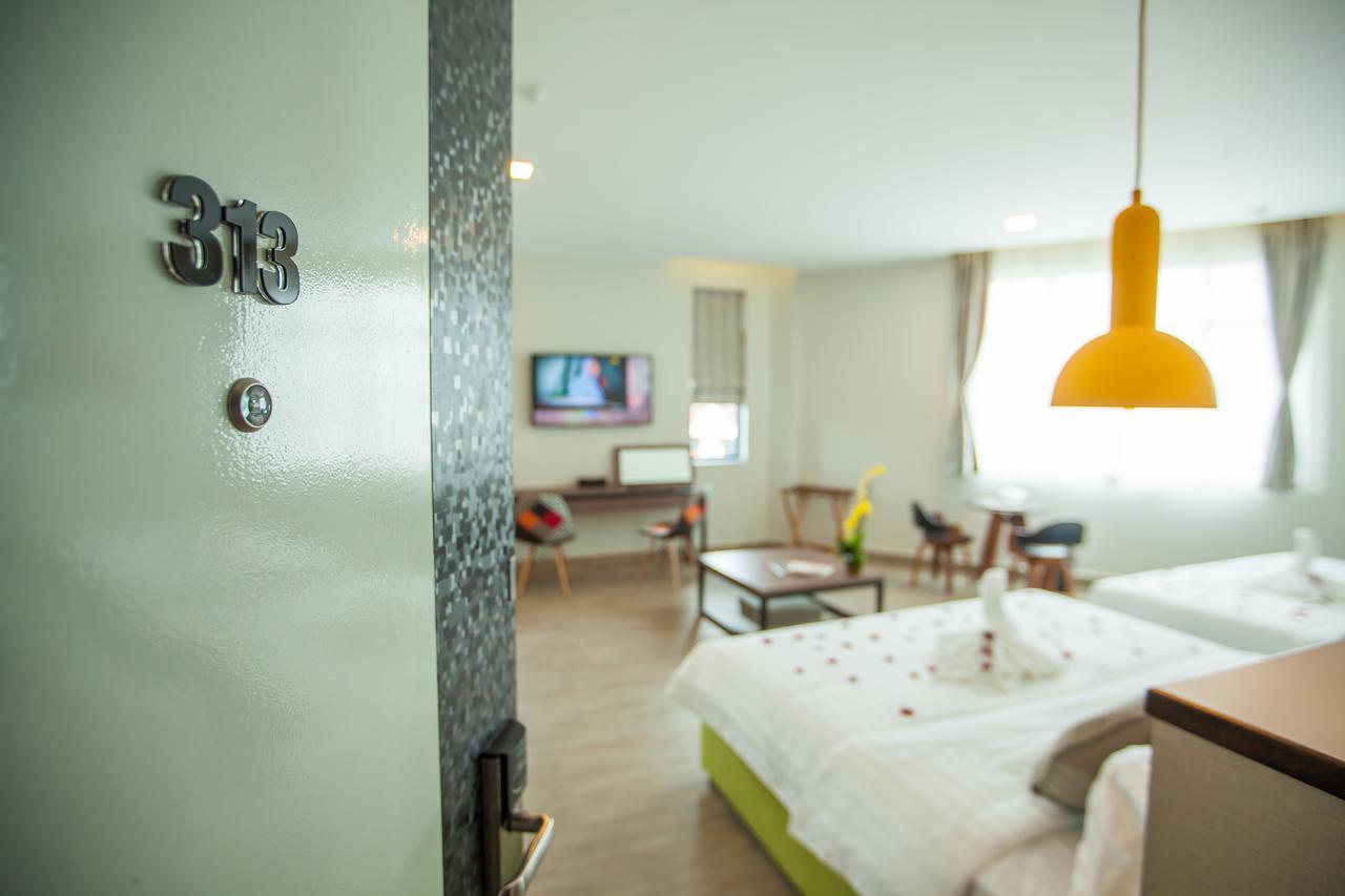 Bzz Hotel Скудай Екстер'єр фото