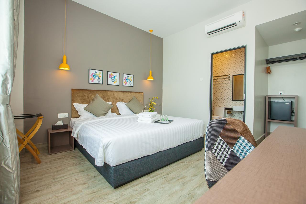 Bzz Hotel Скудай Екстер'єр фото