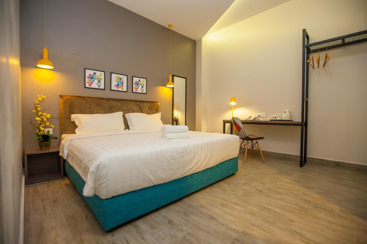 Bzz Hotel Скудай Екстер'єр фото