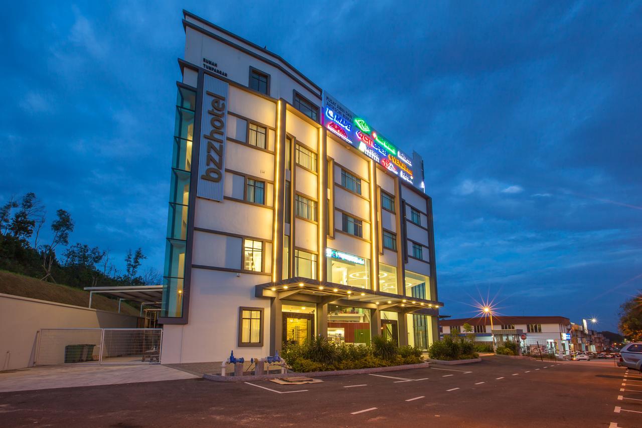Bzz Hotel Скудай Екстер'єр фото