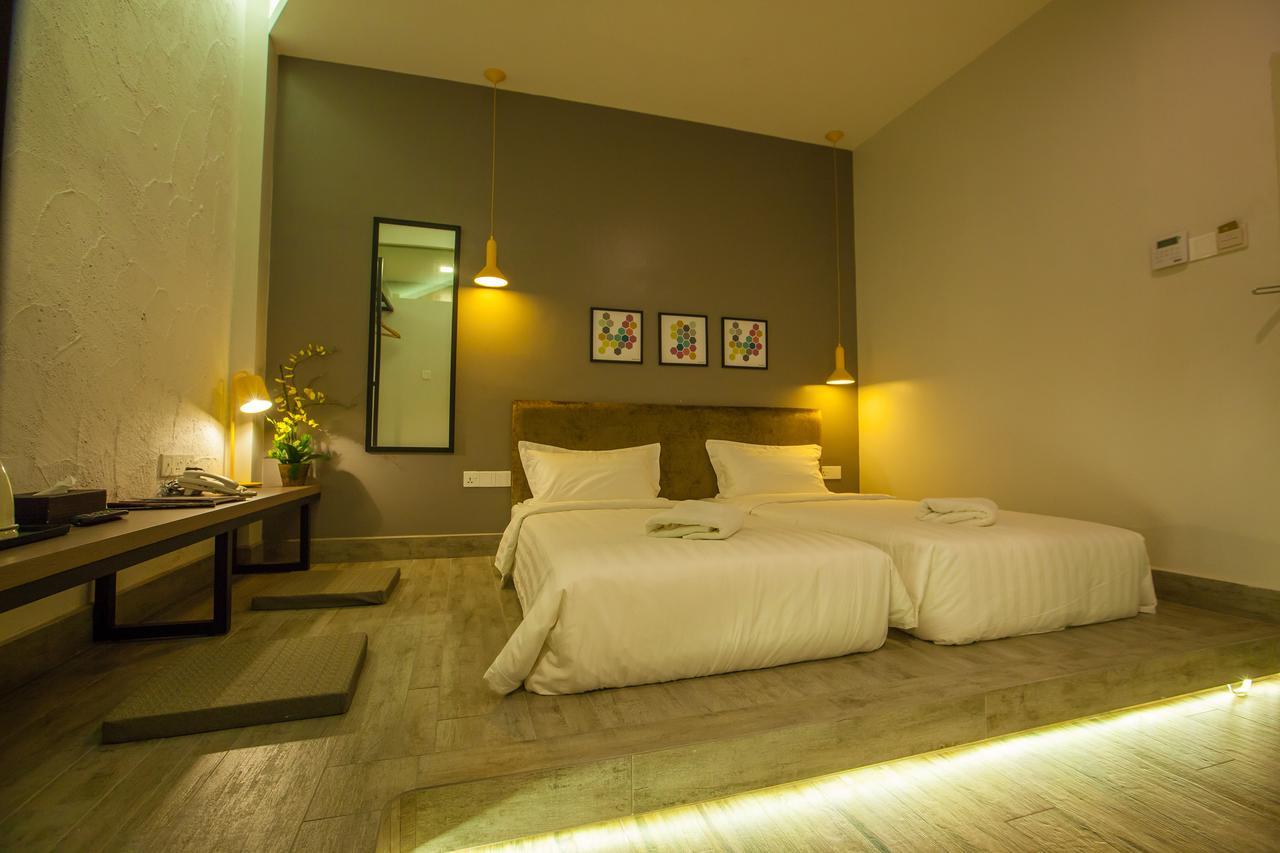 Bzz Hotel Скудай Екстер'єр фото