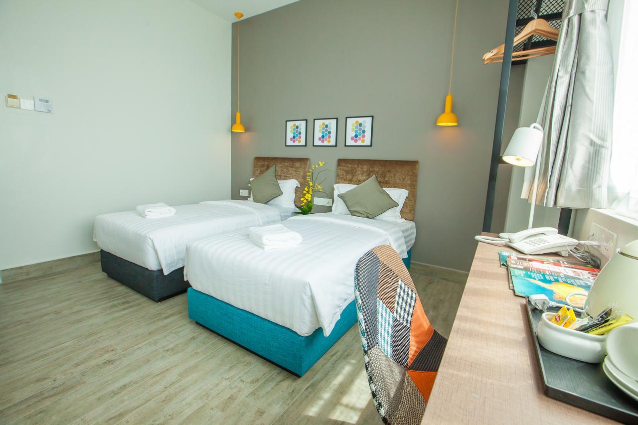 Bzz Hotel Скудай Екстер'єр фото