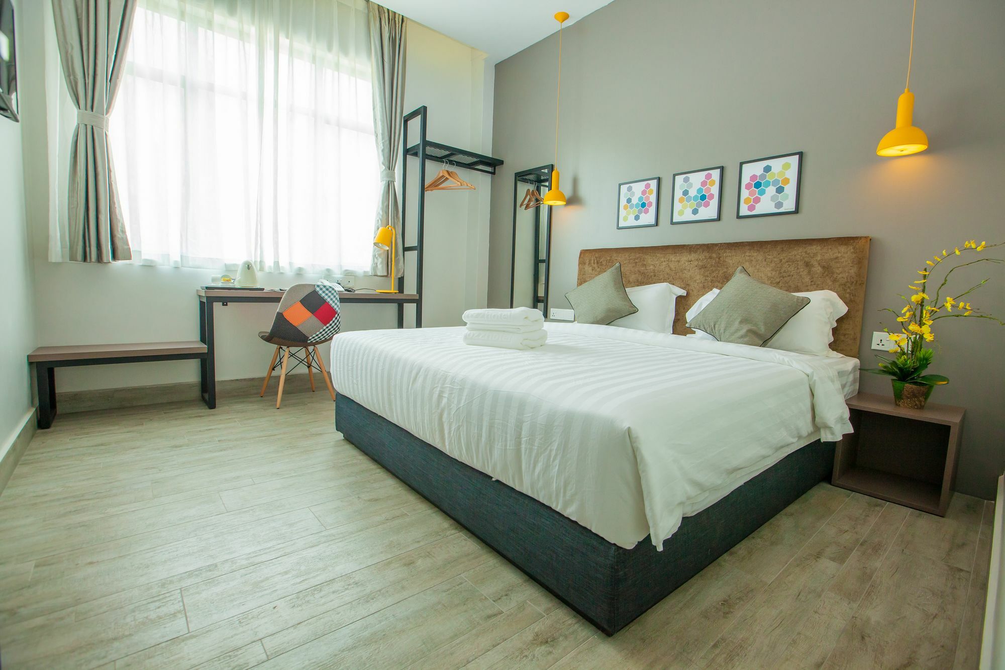 Bzz Hotel Скудай Екстер'єр фото