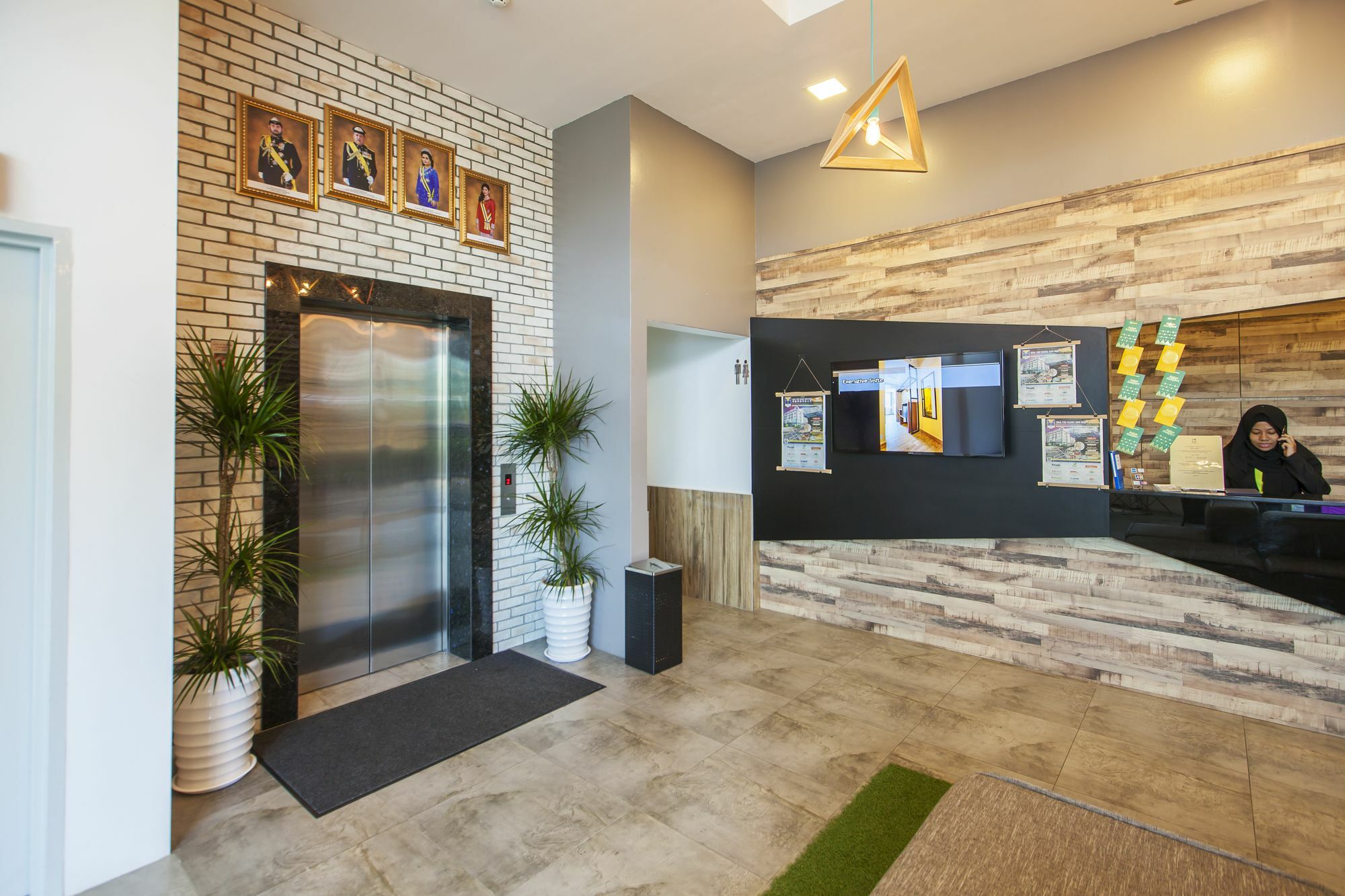 Bzz Hotel Скудай Екстер'єр фото