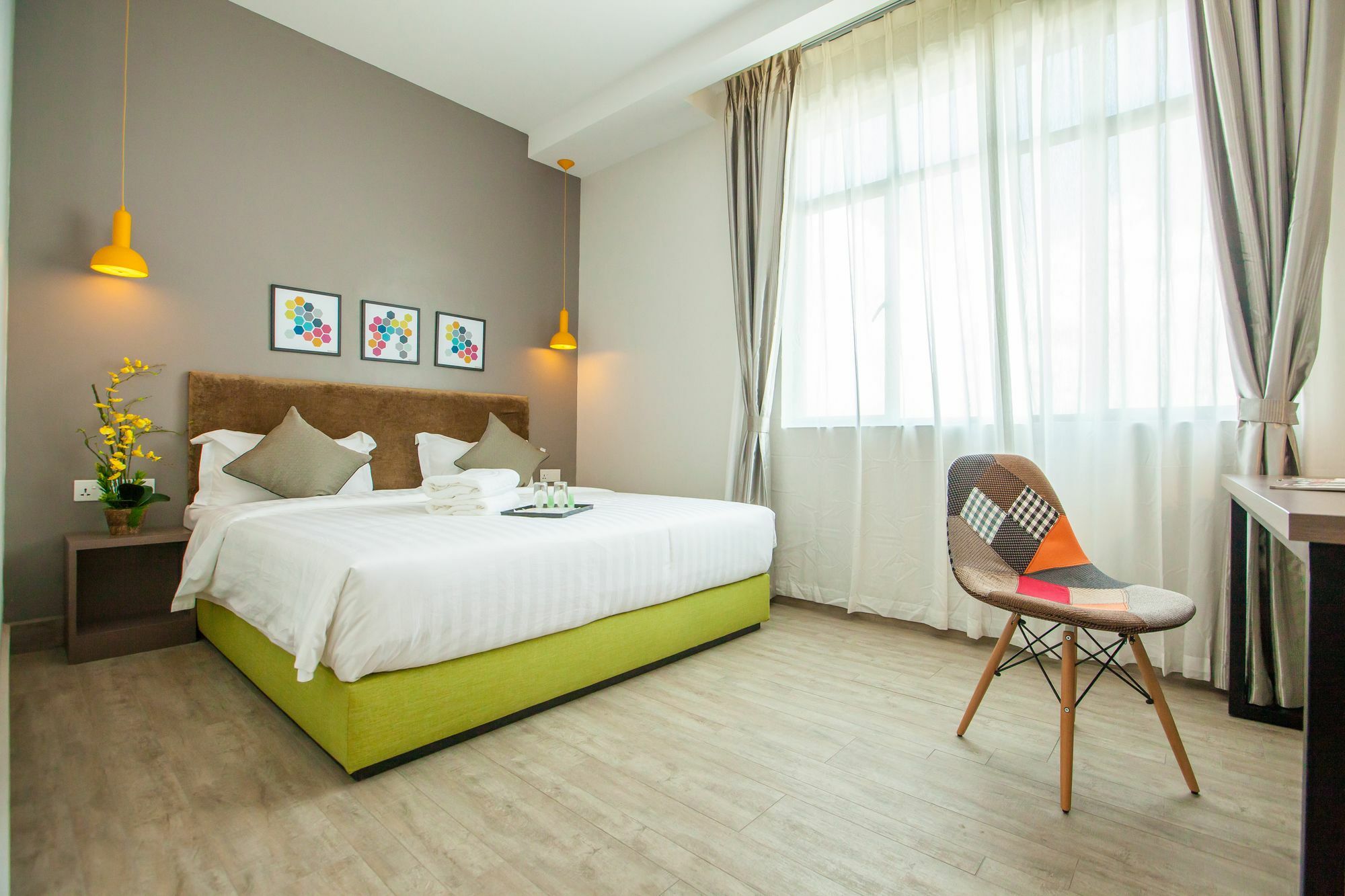 Bzz Hotel Скудай Екстер'єр фото