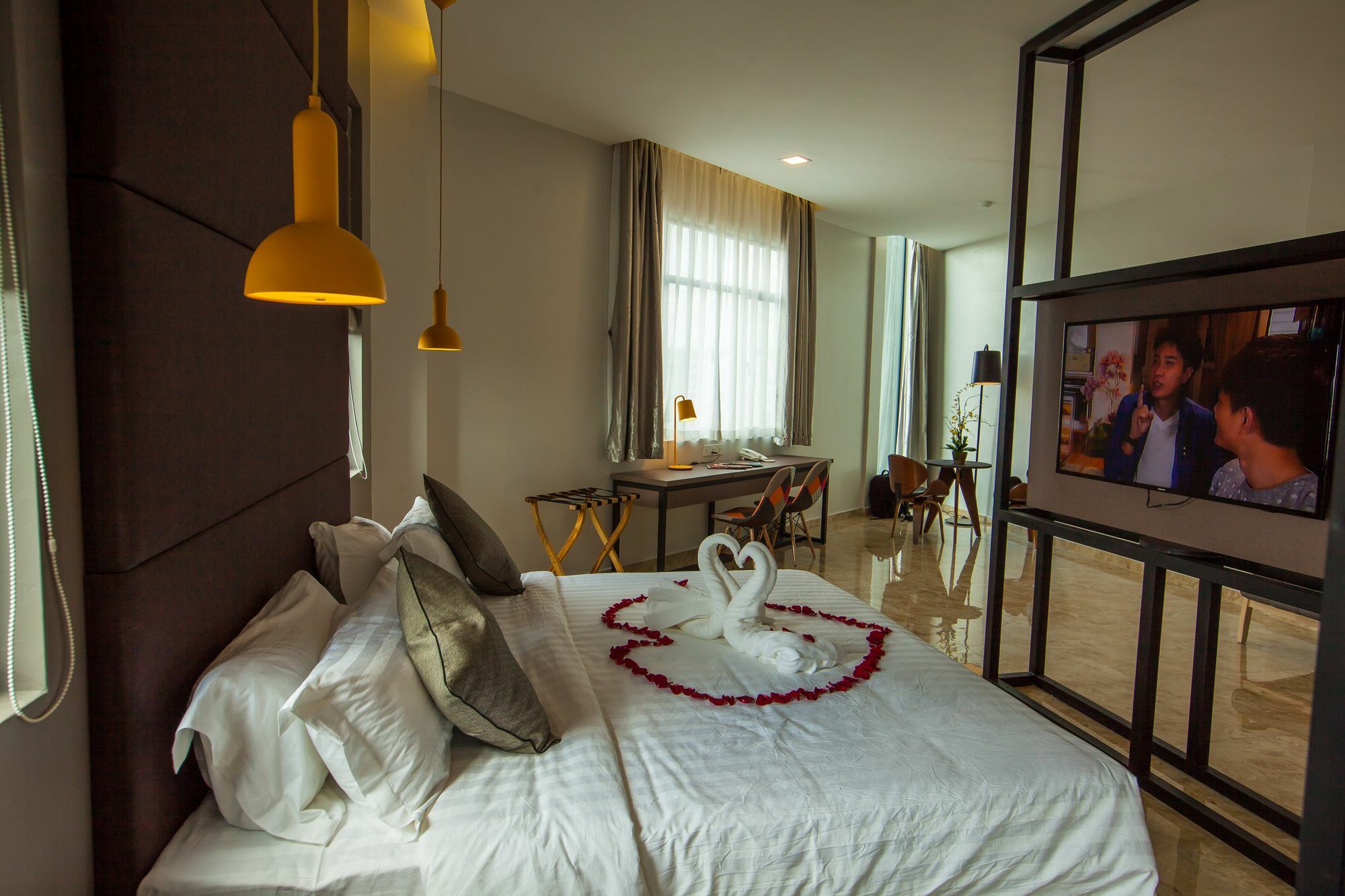 Bzz Hotel Скудай Екстер'єр фото